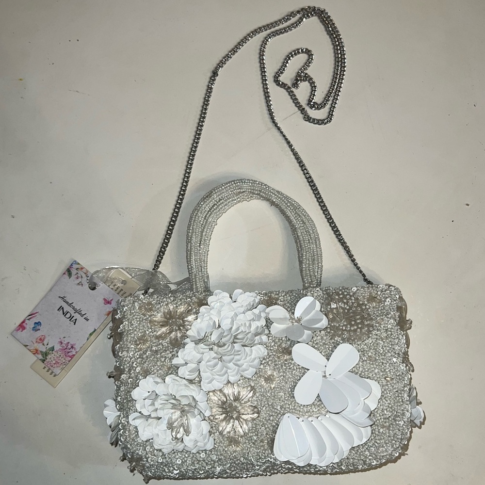 NWT White Silver Beaded Floral Evening Bag – 3D Appliqué Handbag